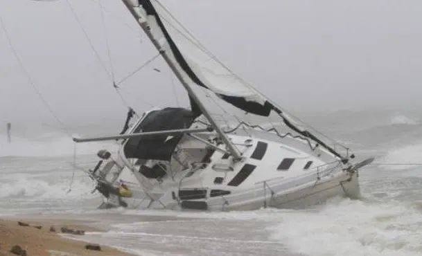 Abogado de accidentes en motos de agua en el Delta del Tigre, Río de la Plata y Costa Atlántica de Buenos Aires — colisiones con bañistas y embarcaciones, exceso de velocidad, falta de habilitación náutica del timonel y reclamo por lesiones graves contra la aseguradora náutica.